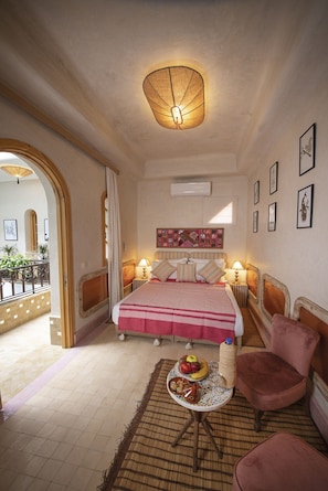Premium bedding, down duvets, in-room safe, free WiFi - Riad Wazani Topaze & Spa (Marrakech)