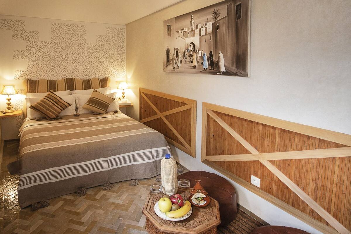 Superior Double Room, Ensuite | Premium bedding, down comforters, in-room safe, WiFi (free)
