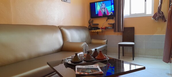 Téléviseur connecté, jeux vidéo, lecteur de DVD, livres