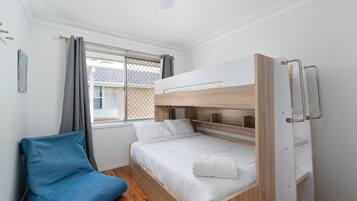 3 bedrooms, iron/ironing board, free WiFi, bed sheets