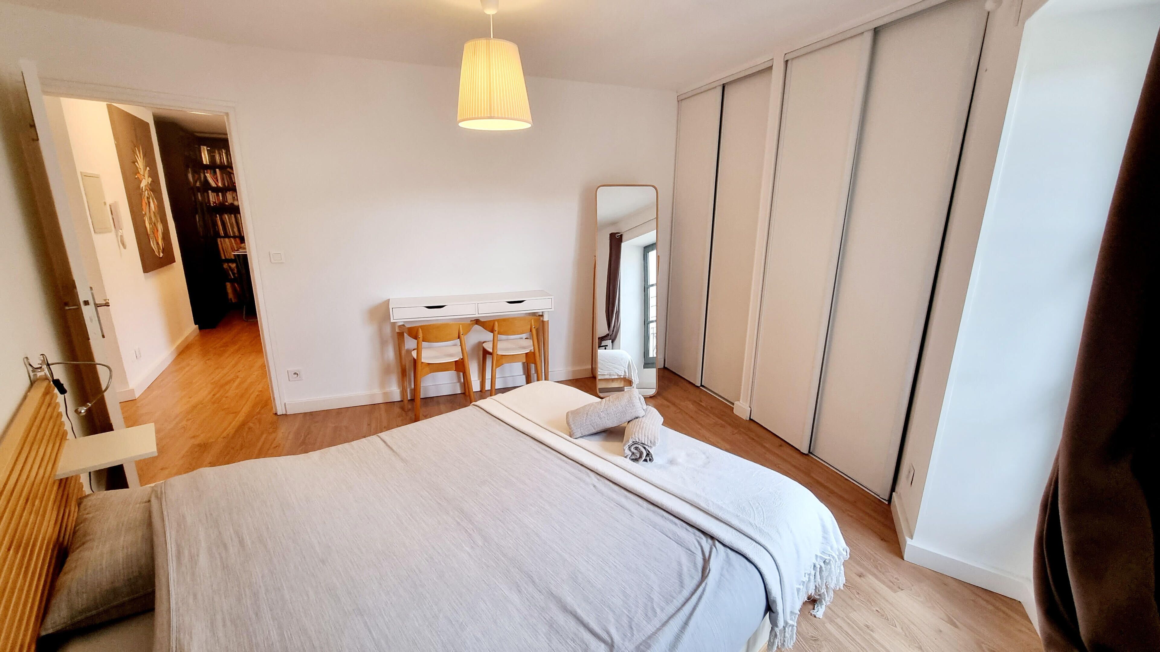3 bedrooms, desk, iron/ironing board, WiFi
