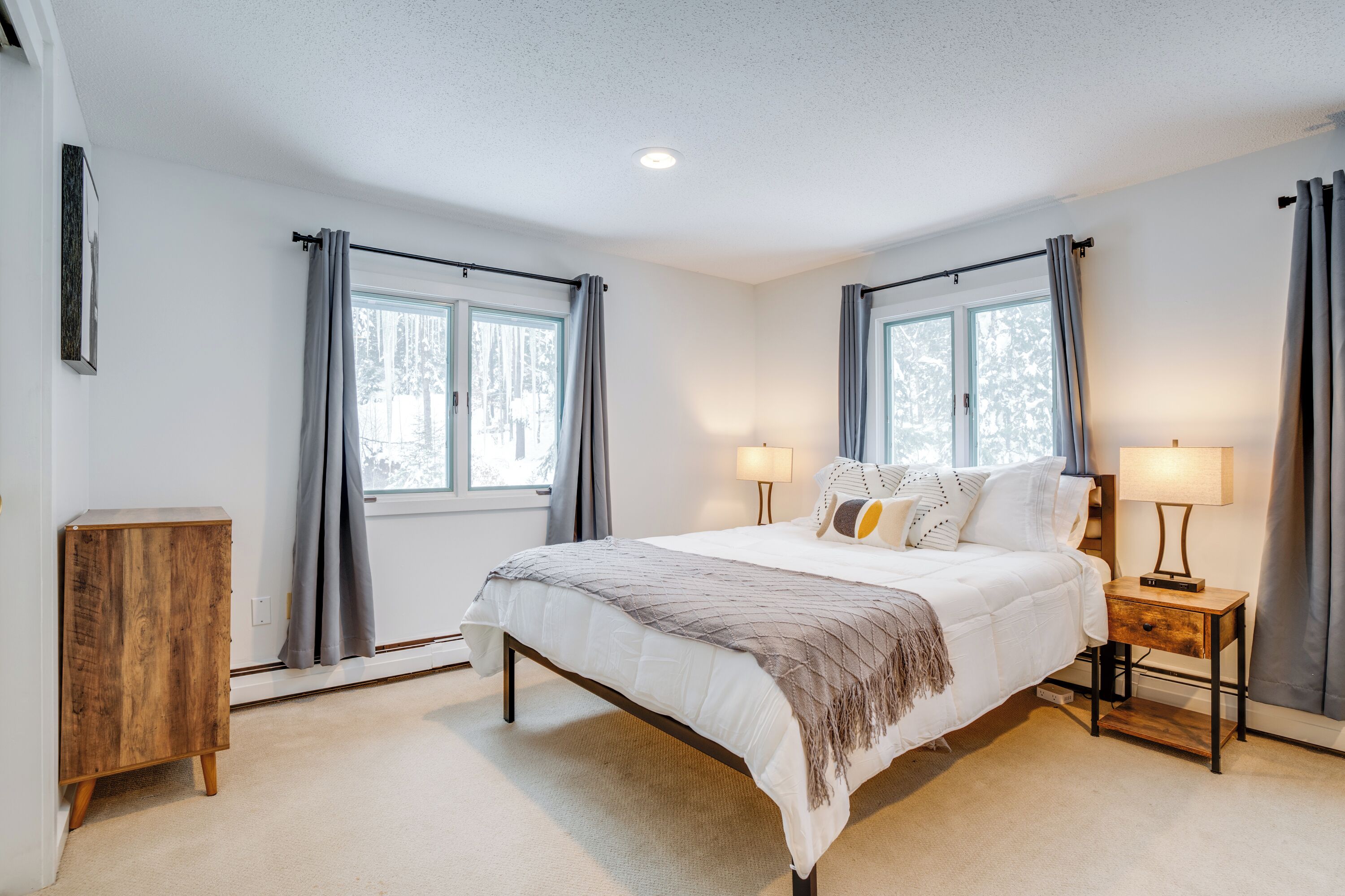 3 habitaciones, escritorio, tabla de planchar con plancha y wifi 