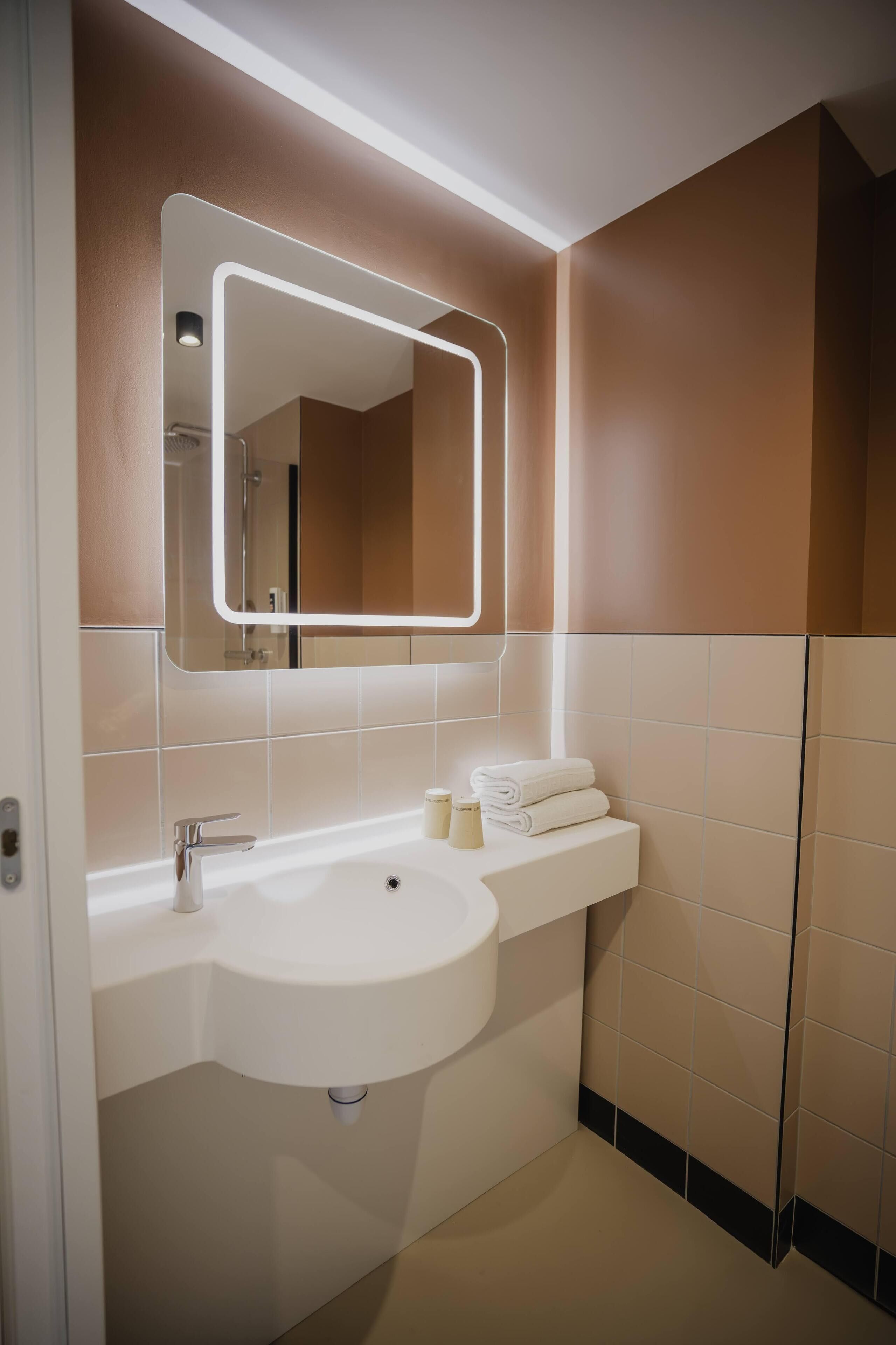 Photo - The People Caen