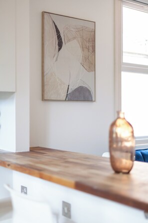 Leilighet | Oppholdsområde | TV, Netflix og strømmetjenester