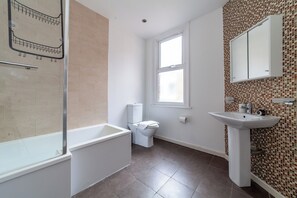 Apartment | Bathroom