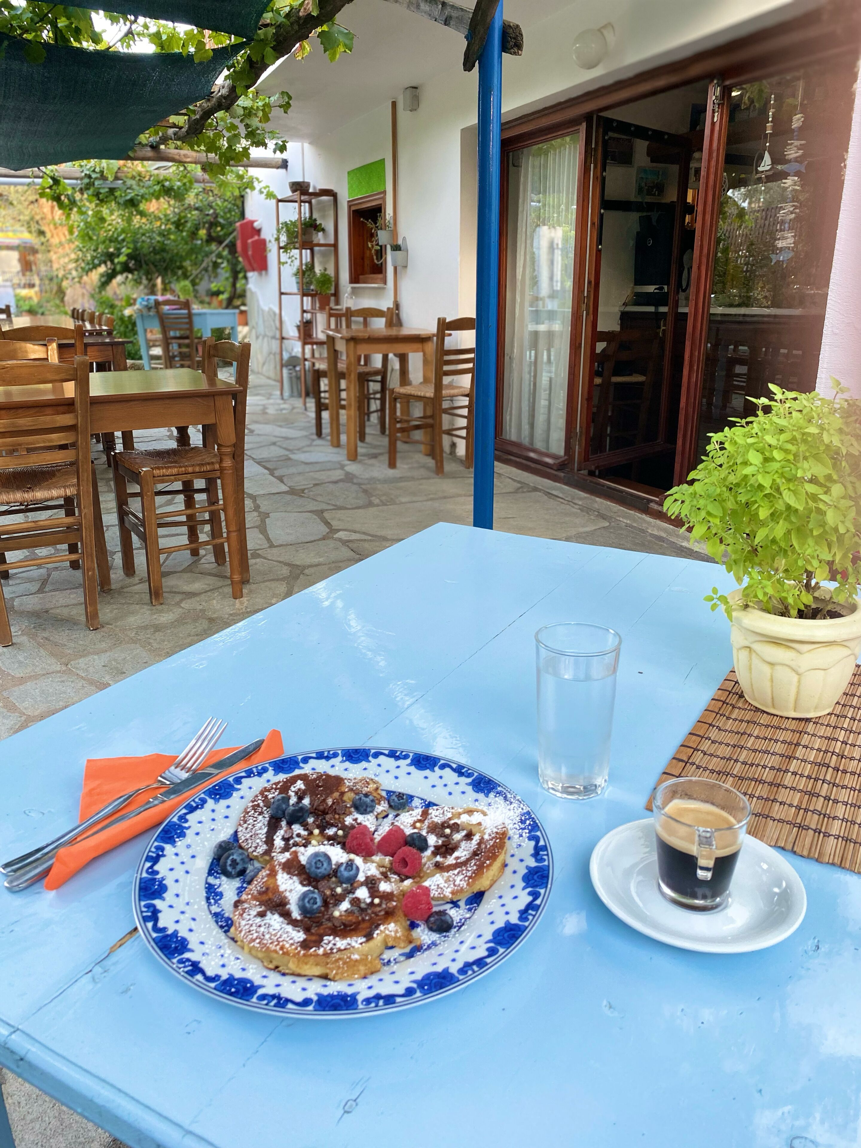 Daily continental breakfast for a fee