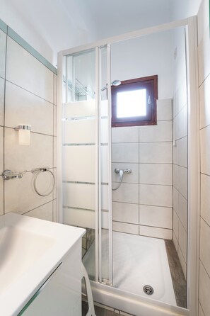 Classic Room | Bathroom
