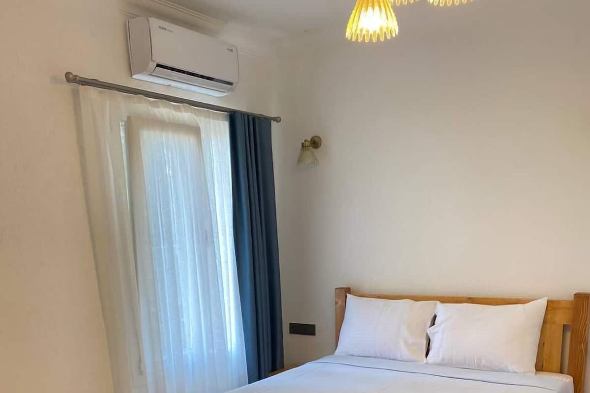 Premium bedding, free WiFi, bed sheets
