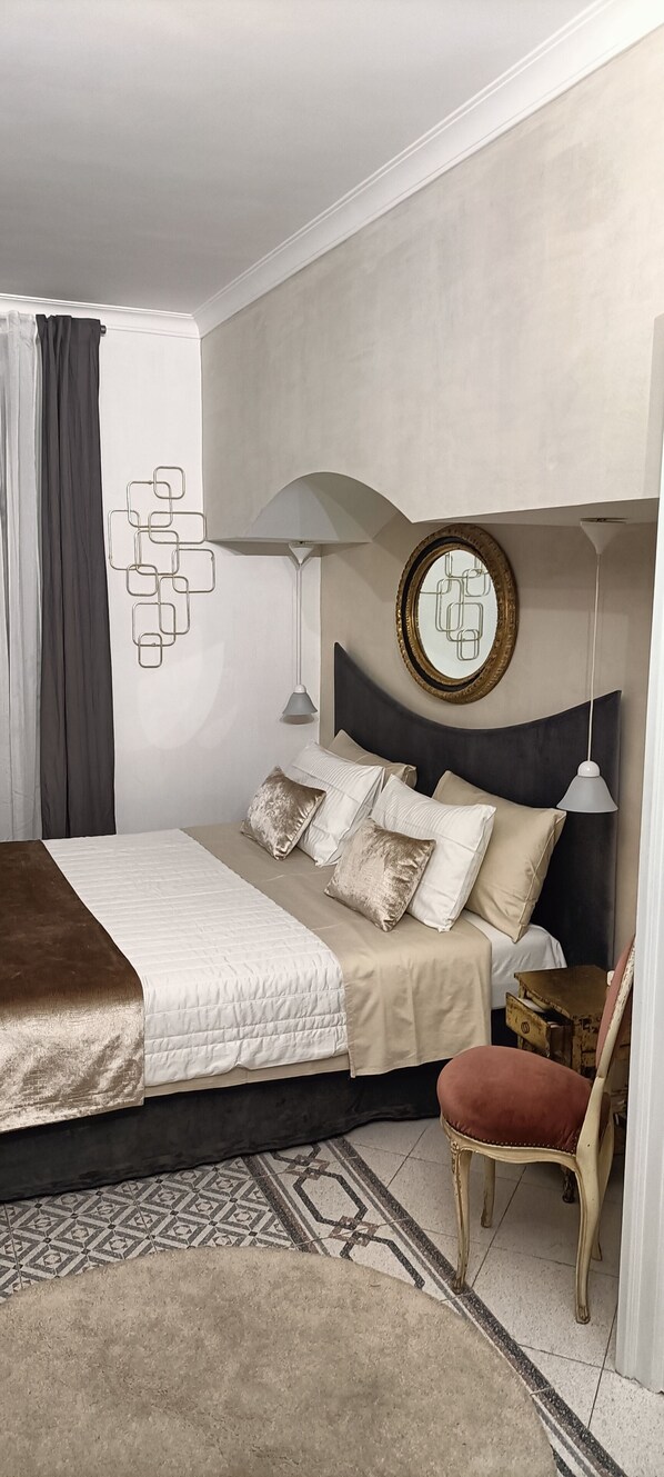 2 chambres, fer et planche à repasser, Wi-Fi gratuit, draps fournis