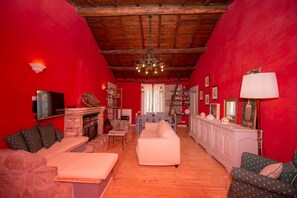 TV - Big Family Villa in Rome Countryside (Rocca di Papa)