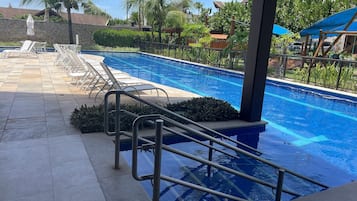 Apartment | Kolam renang | 13 kolam renang terbuka