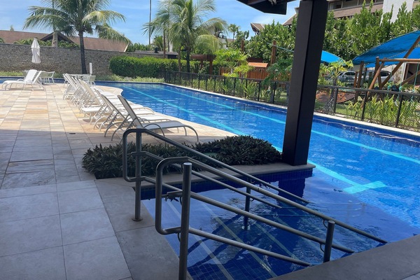Apartamento | Piscina | 13 piscinas externas