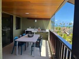 Apartment | Outdoor dining