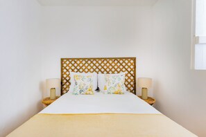 Basic Apartment | 2 bedrooms, individually decorated, blackout drapes, iron/ironing board