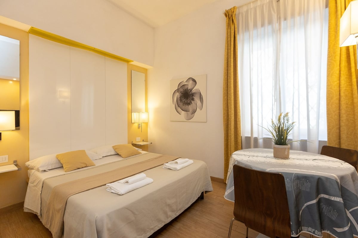 Family Condo | 1 bedroom, desk, laptop workspace, free WiFi