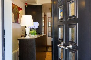 Reception - InternoUno (Rome)