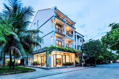 Lacasa Old Town Villa