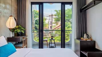 Superior Double Room, Balcony | 1 bedroom, minibar, desk, soundproofing