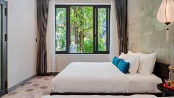 Minibar, desk, soundproofing, free WiFi