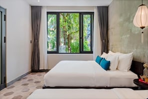 Minibar, desk, soundproofing, free WiFi - Lacasa Old Town Villa (Da Nang)