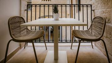 Habitación Deluxe con 1 cama matrimonial o 2 individuales | Balcón