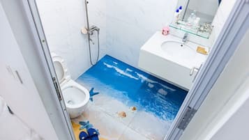 Shower, soap, shampoo, toilet paper