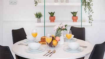 Leilighet – city | Spiseområde på rommet