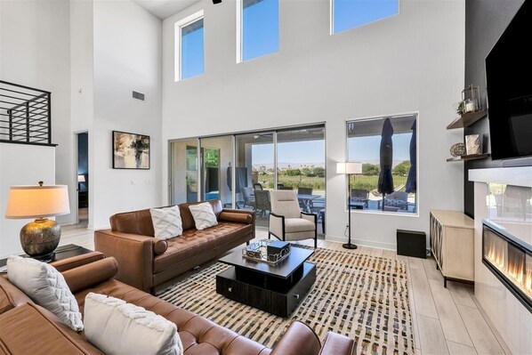 Smart TV, fireplace, offices