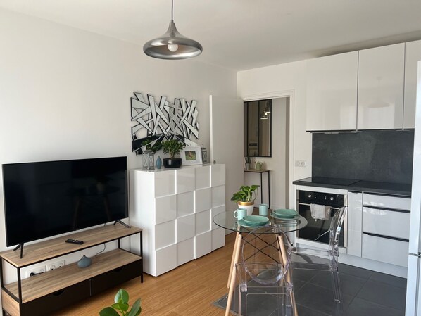 Réfrigérateur, four, plaque de cuisson, lave-vaisselle