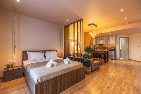 1 bedroom, in-room safe, iron/ironing board, free WiFi