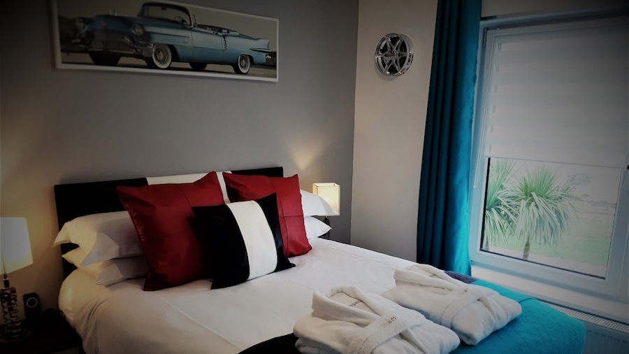 Cadillac Kustomz Guest House