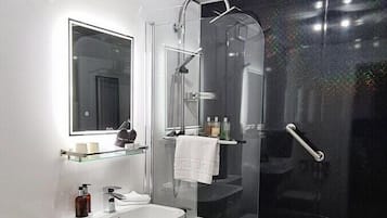 Classic-Doppelzimmer, 1 King-Bett | Badezimmer | Dusche, Regendusche, Designer-Toilettenartikel, Haartrockner