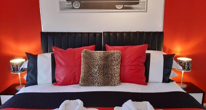 Cadillac Kustomz Guest House