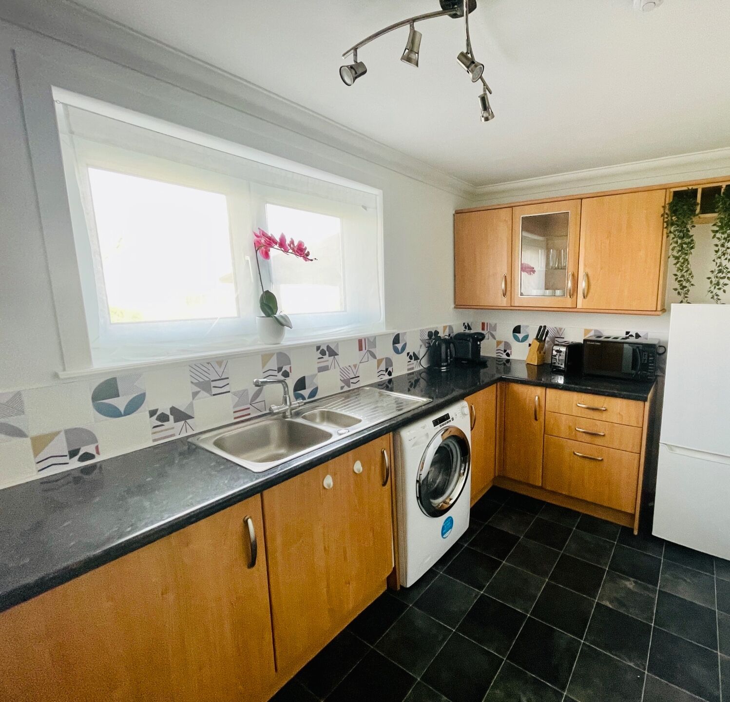 Fridge, microwave, oven, coffee/tea maker