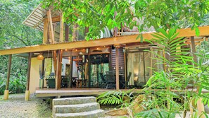 Outdoor dining - Casa Auratus Jungle Experience (Manzanillo)