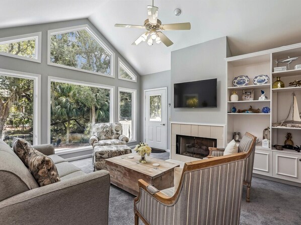 TV, fireplace, table tennis - 185 Mooring Buoy ~ Enjoy Lagoon Views & Short Walk to Beach (Hilton Head Island)