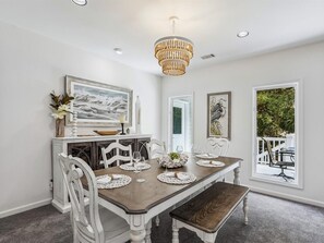 Dining - 185 Mooring Buoy ~ Enjoy Lagoon Views & Short Walk to Beach (Hilton Head Island)
