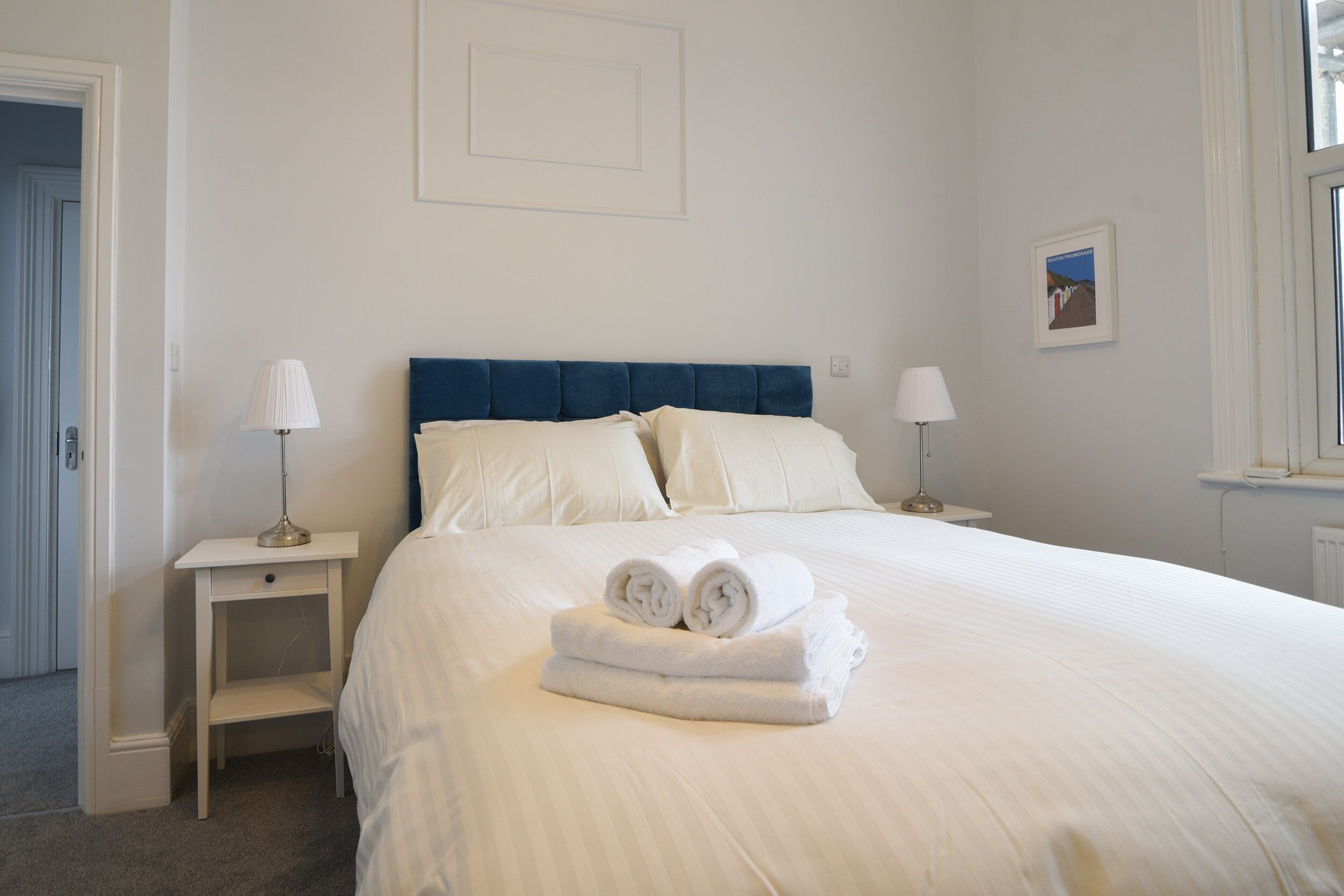 2 quartos, individualmente decorados, individualmente mobiliados