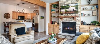 Fourth & Main Condo: Heart of Frisco