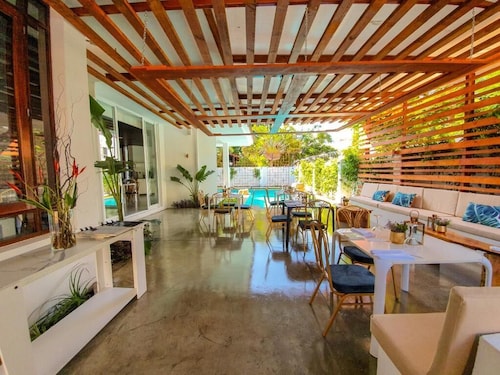 Angel Boutique Hotel 