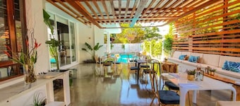 Angel Boutique Hotel 