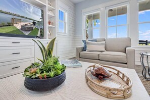 Flat-screen TV, fireplace