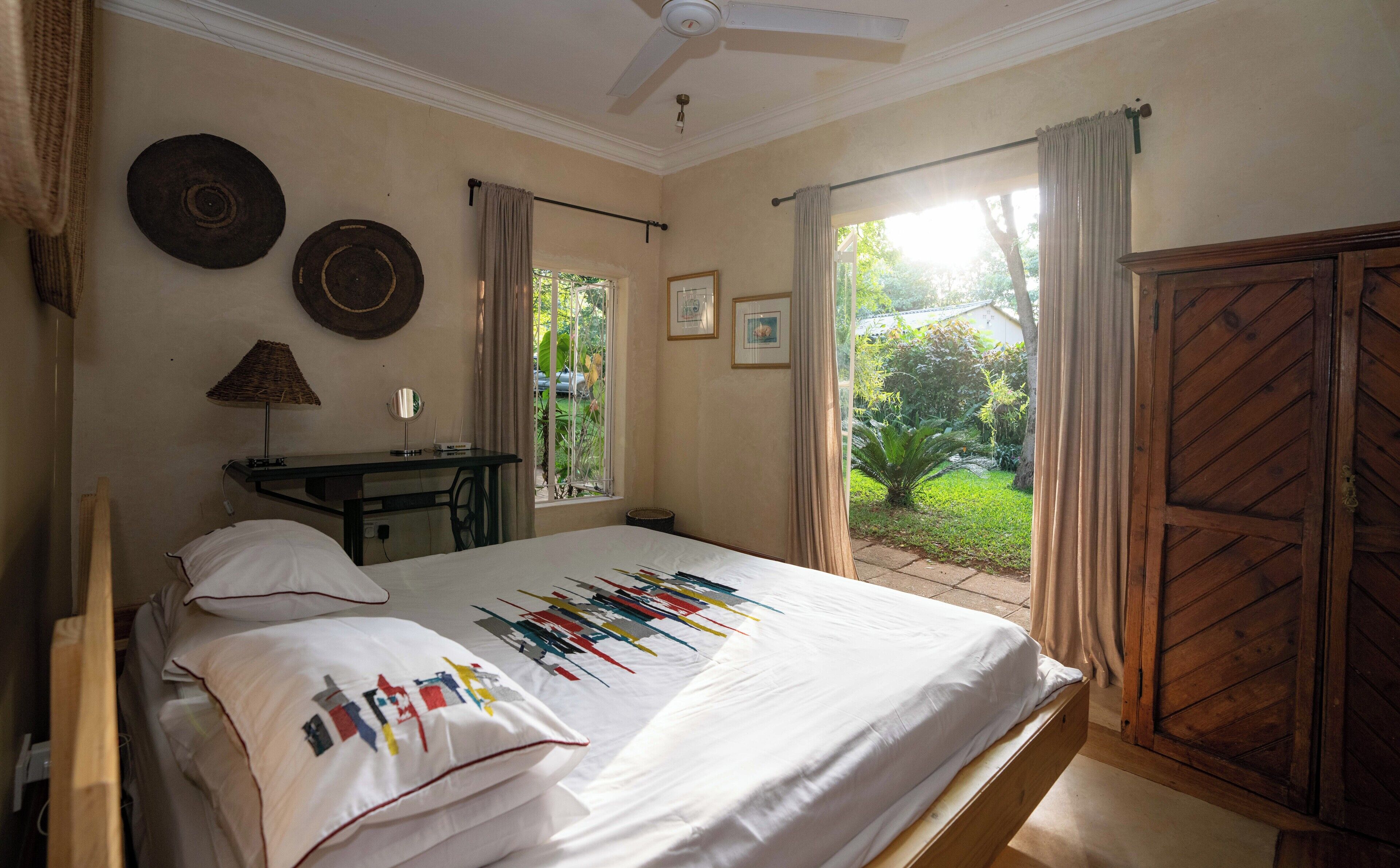 4 Schlafzimmer, Schreibtisch, Bügeleisen/Bügelbrett, Reisekinderbett