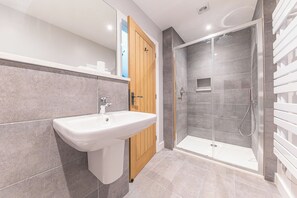 Cottage | Bathroom | Shower - No 1 The Coach House (Carnforth)