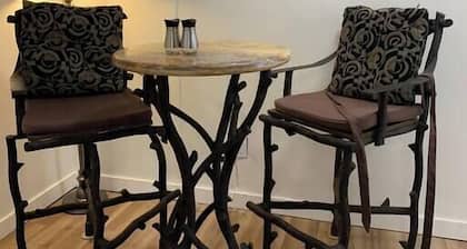 Country studio pet friendly