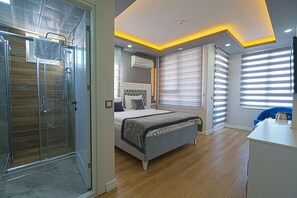 Deluxe Double Room | In-room safe, desk, soundproofing, free WiFi - Mira Hotel Antalya (Konyaalti)