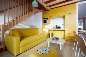 45-inch LED TV with cable channels - La Ferme des Ailleurs (Arleux)