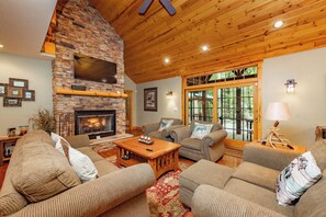 Smart-TV, Kamin, DVD-Player