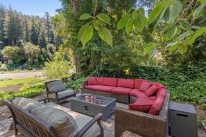 المنطقة المحيطة بالمنشأة