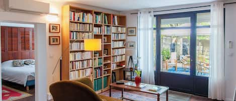 1 chambre, fer et planche Ă repasser, Wi-Fi gratuit, draps fournis